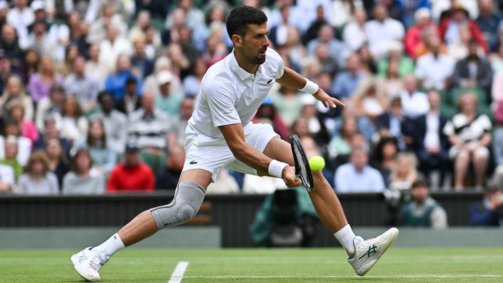 Novak Djokovic sẽ đối mặt với Carlos Alcaraz ở trận chung kết vào ngày 14-7 - Ảnh: Getty Images